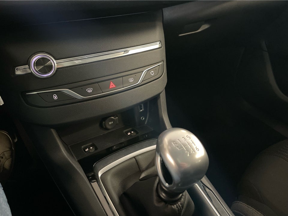 Peugeot 308 1,6 BlueHDi 120 Allure Sky SW 5d