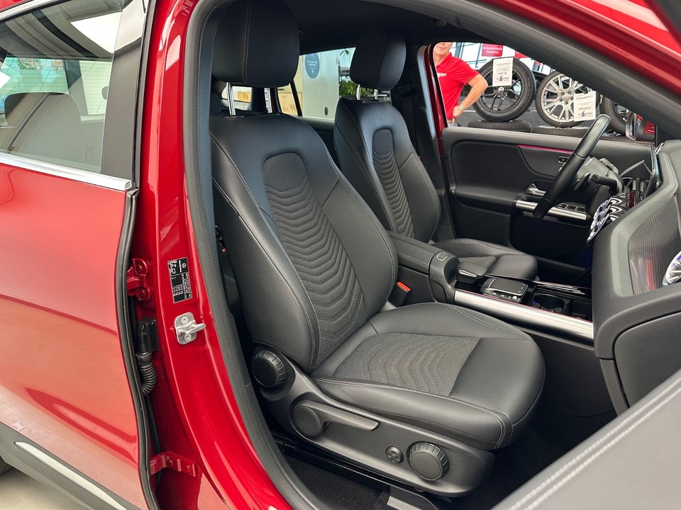Mercedes EQA250+ 5d
