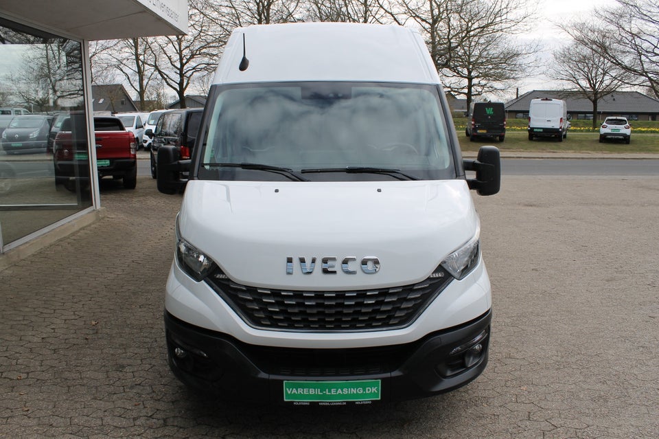 Iveco Daily 2,3 35S14 12m³ Van AG8