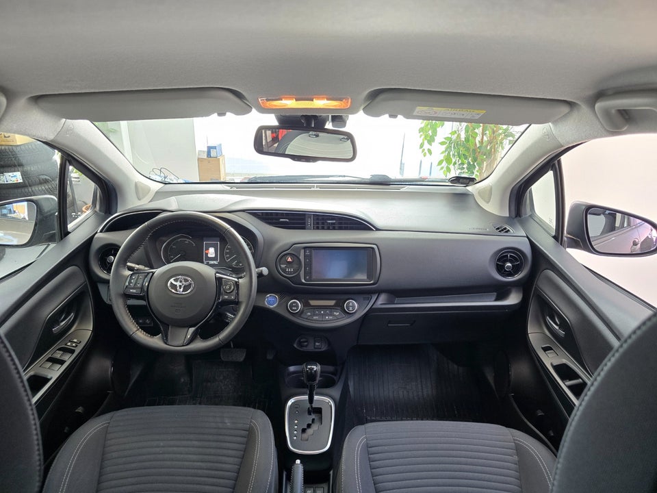 Toyota Yaris 1,5 Hybrid H3 Limited Smart e-CVT 5d