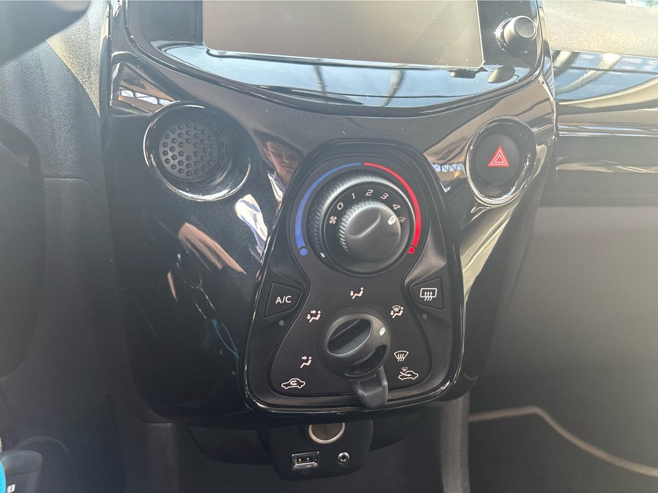 Toyota Aygo 1,0 VVT-i x-cellence 5d