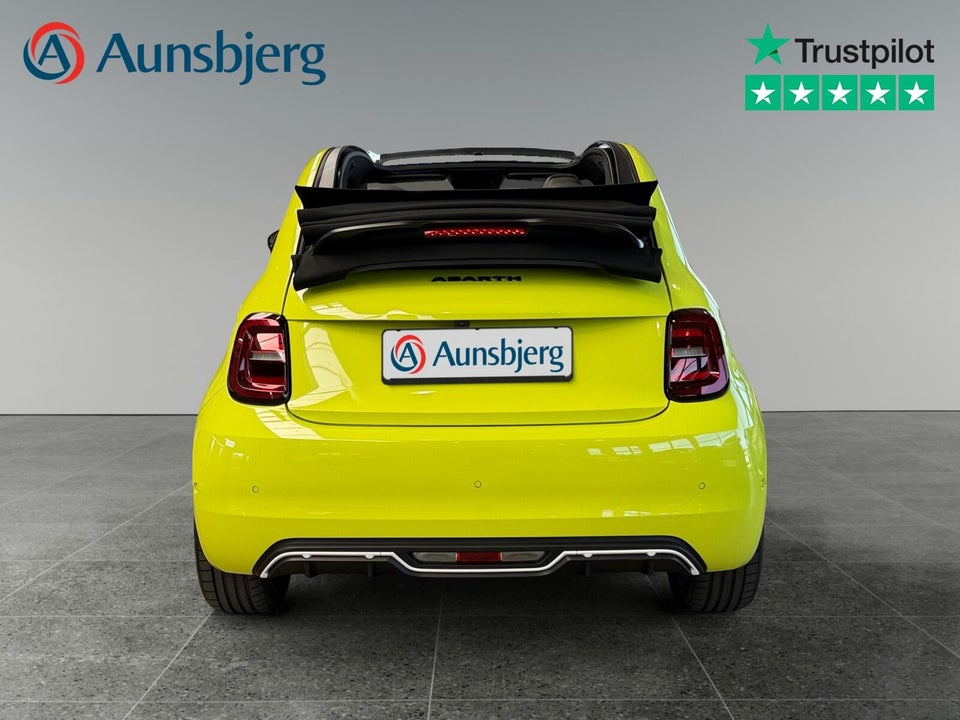 Abarth 500e Scorpionissima Cabrio 2d