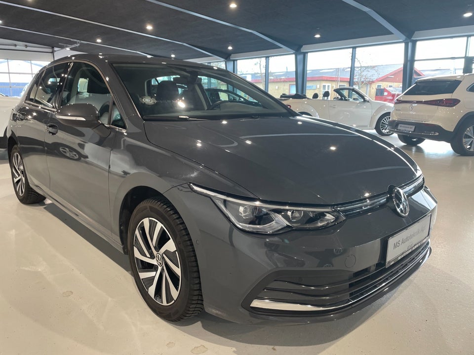 VW Golf VIII 1,4 eHybrid DSG 5d