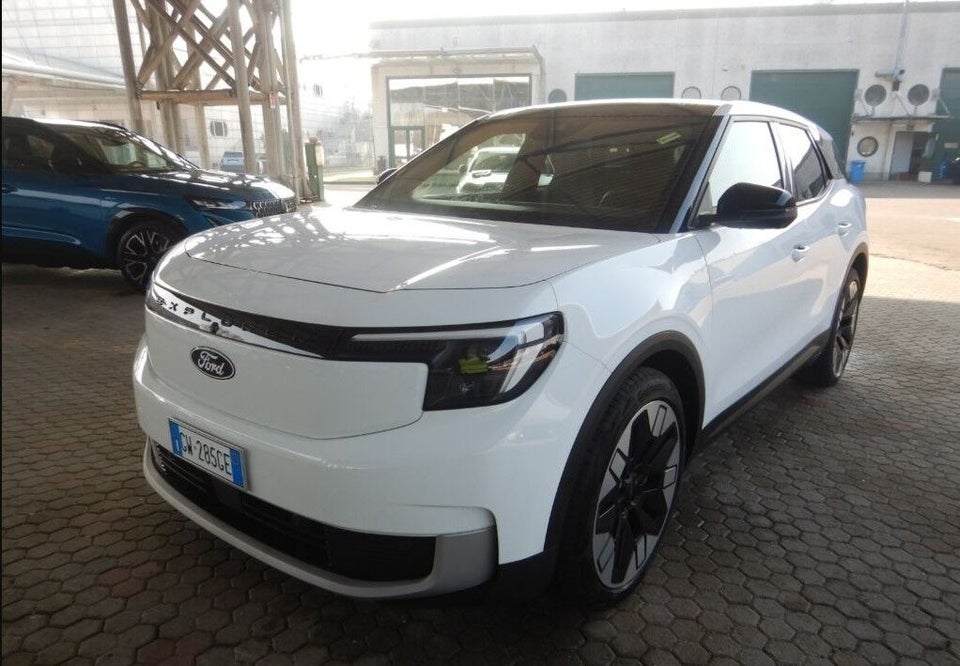 Ford Explorer 77 Premium Extended Range 5d