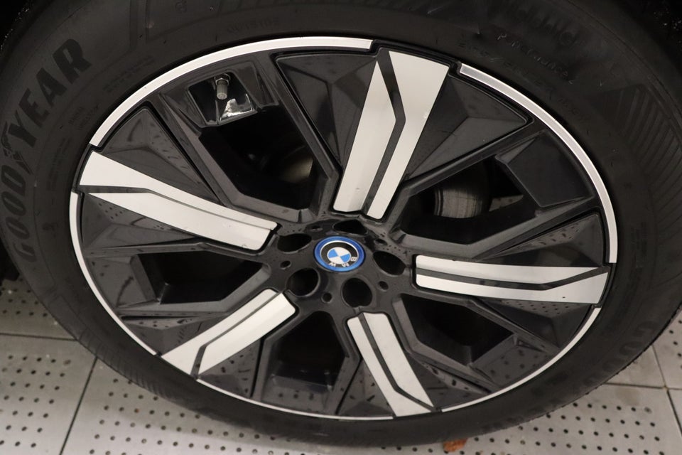 BMW iX xDrive40 Sport 5d