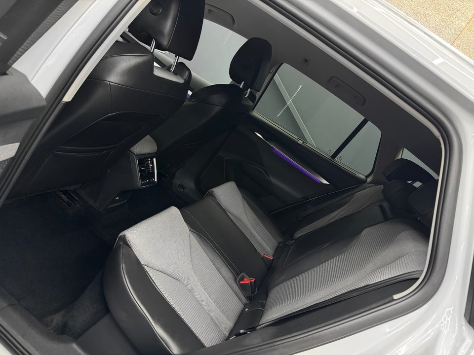 Skoda Enyaq 60 iV Loft 5d