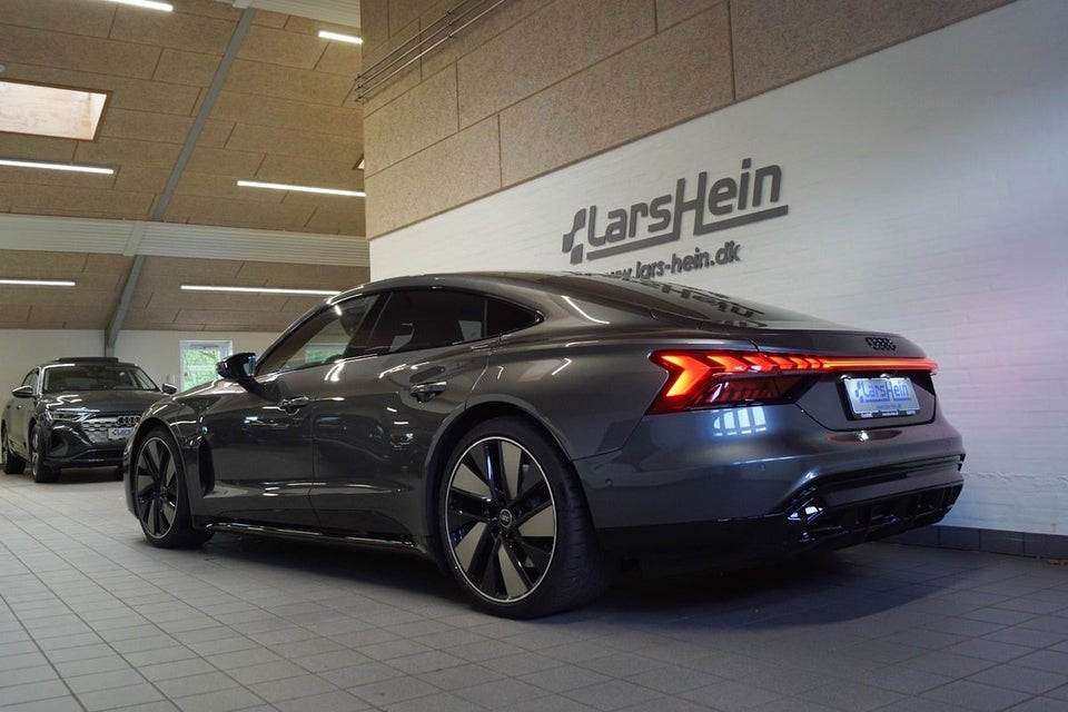 Audi e-tron GT quattro 4d