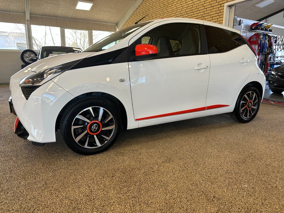 Toyota Aygo 1,0 VVT-i x-sky 5d