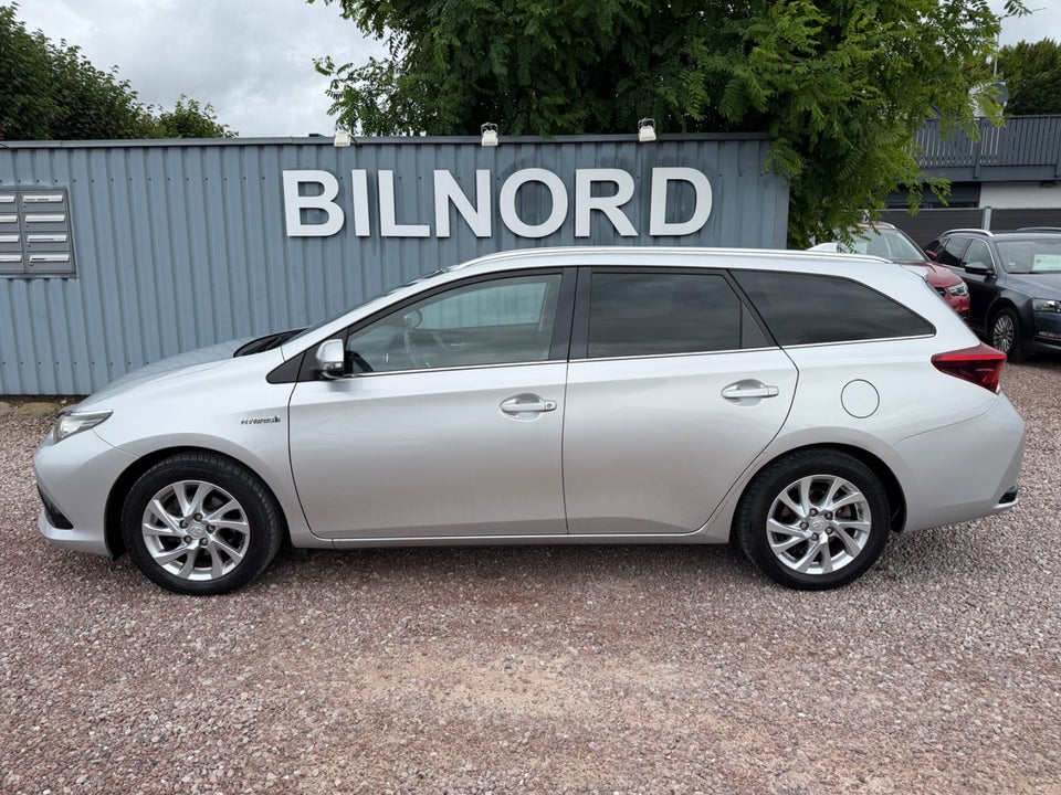 Toyota Auris 1,8 Hybrid H2 Comfort Touring Sports CVT 5d