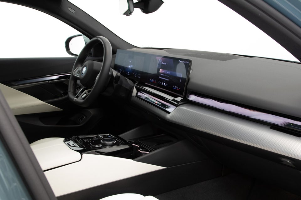 BMW i5 eDrive40 Fully Charged M-Sport Pro 4d