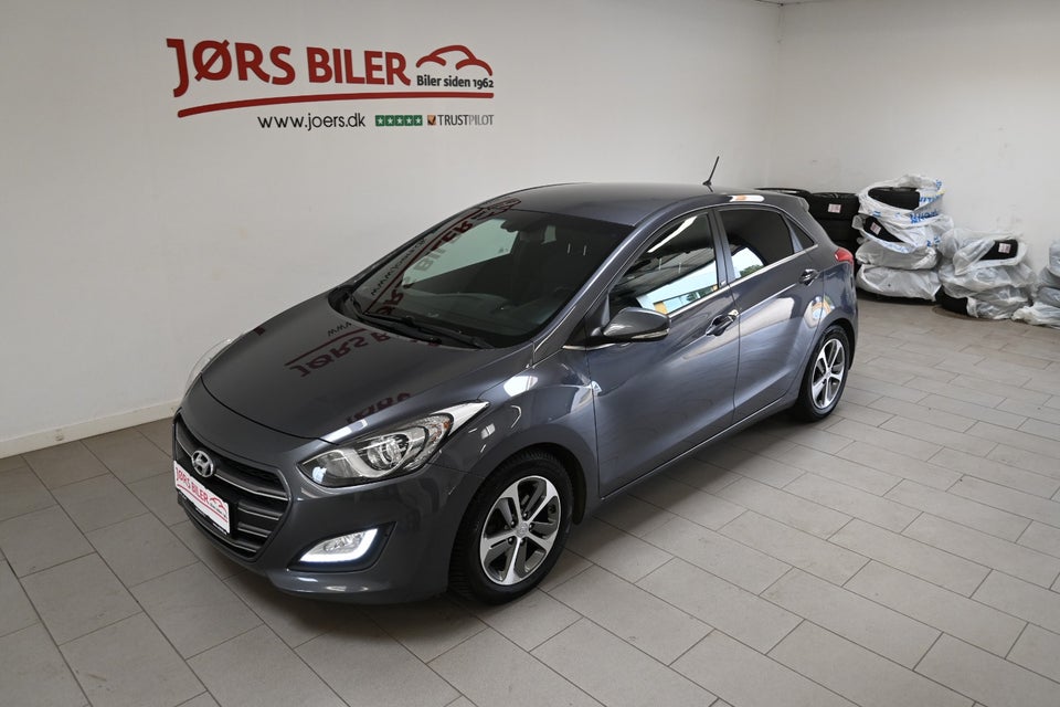 Hyundai i30 1,6 CRDi 110 EM-Edition 5d