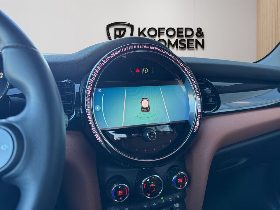 MINI Cooper SE Essential 3d