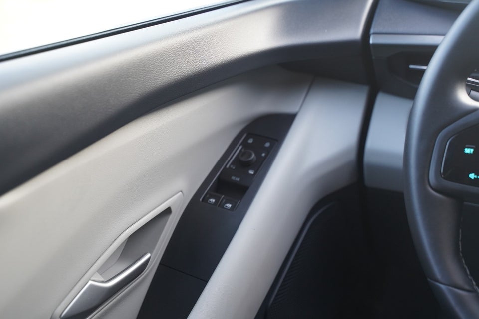 Ford Explorer 79 Select Extended Range AWD 5d