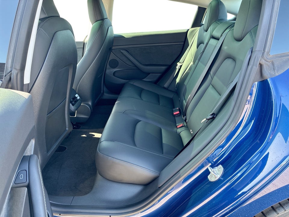Tesla Model 3 Standard Range+ RWD 4d
