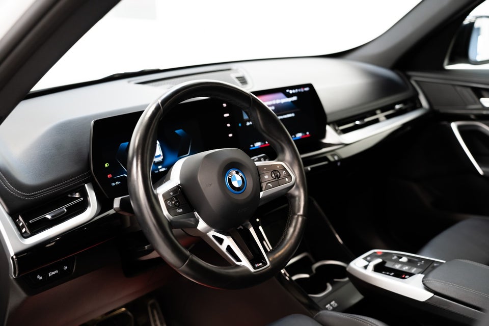 BMW iX1 xDrive30 Charged M-Sport 5d