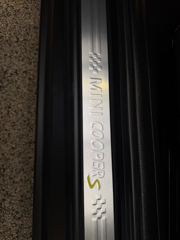 MINI Cooper SE Essential 3d