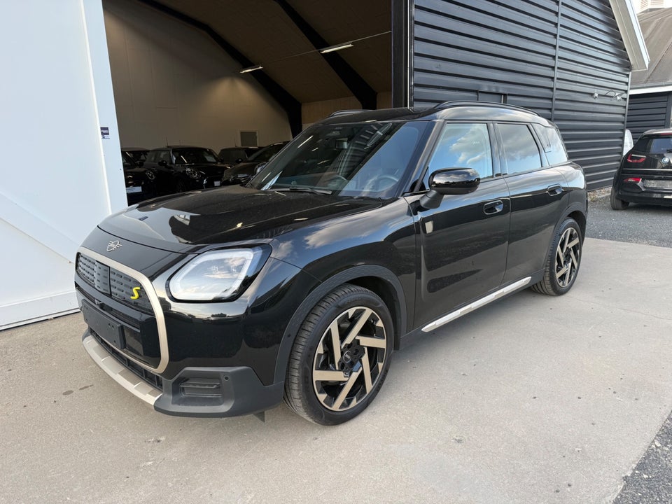 MINI Countryman SE Favoured Trim L ALL4 5d