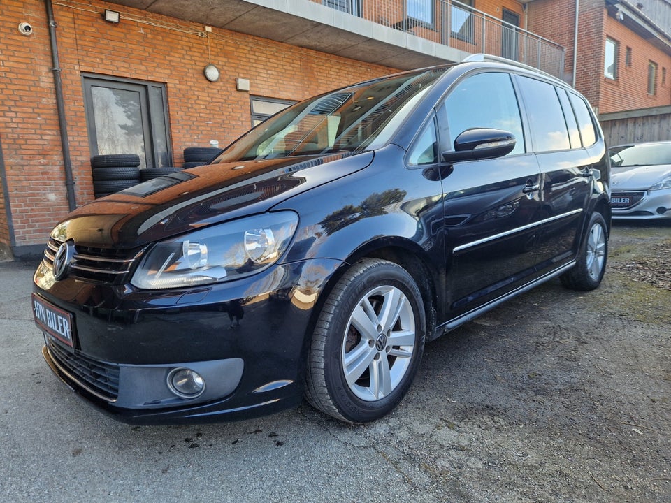 VW Touran 2,0 TDi 140 Comfortline DSG BMT 7prs 5d