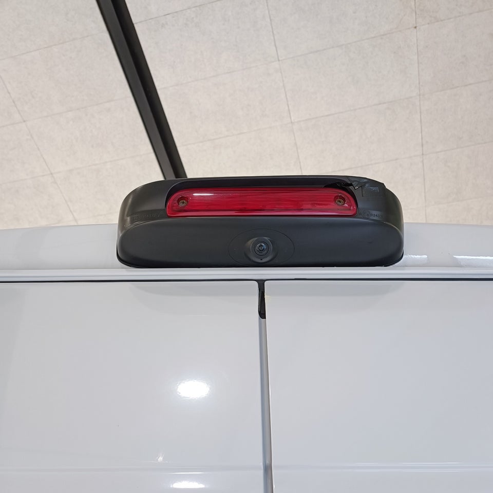 Peugeot Boxer 335 2,2 BlueHDi 140 L3H2 Premium