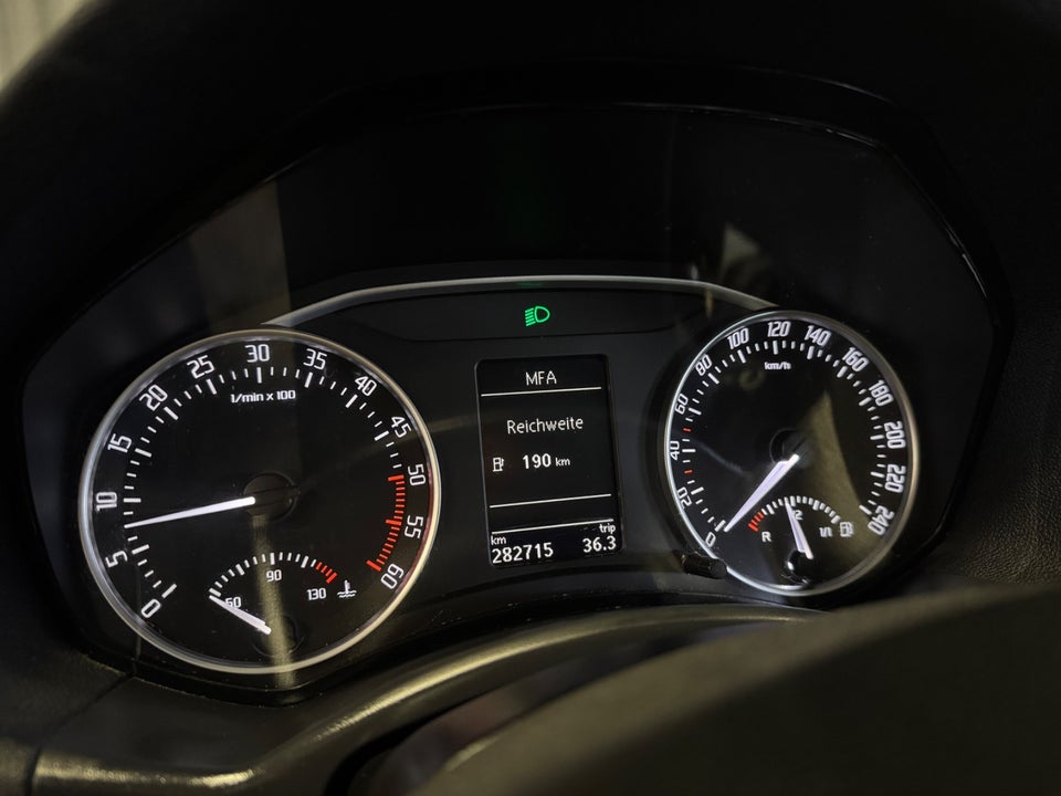 Skoda Octavia 2,0 TDi Ambiente Combi 5d