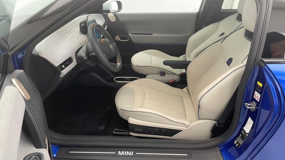 MINI Cooper SE Favoured Trim XL 3d