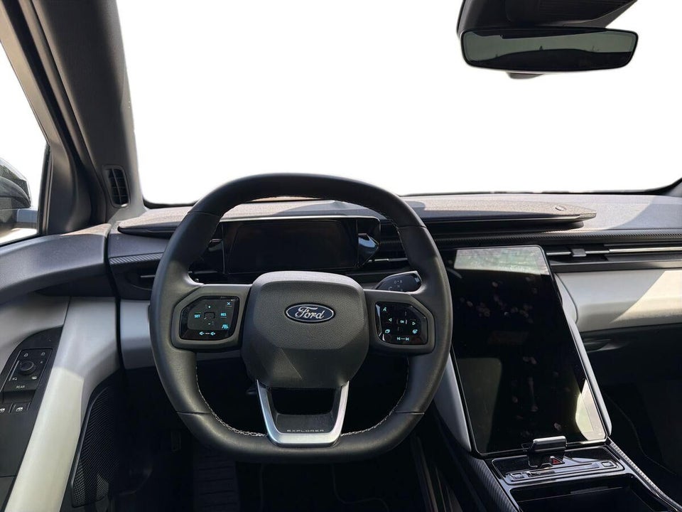 Ford Explorer 77 Premium Extended Range 5d