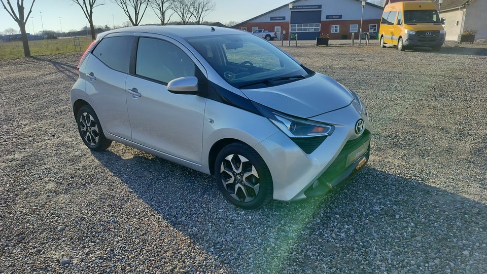 Toyota Aygo 1,0 VVT-i x-press 5d