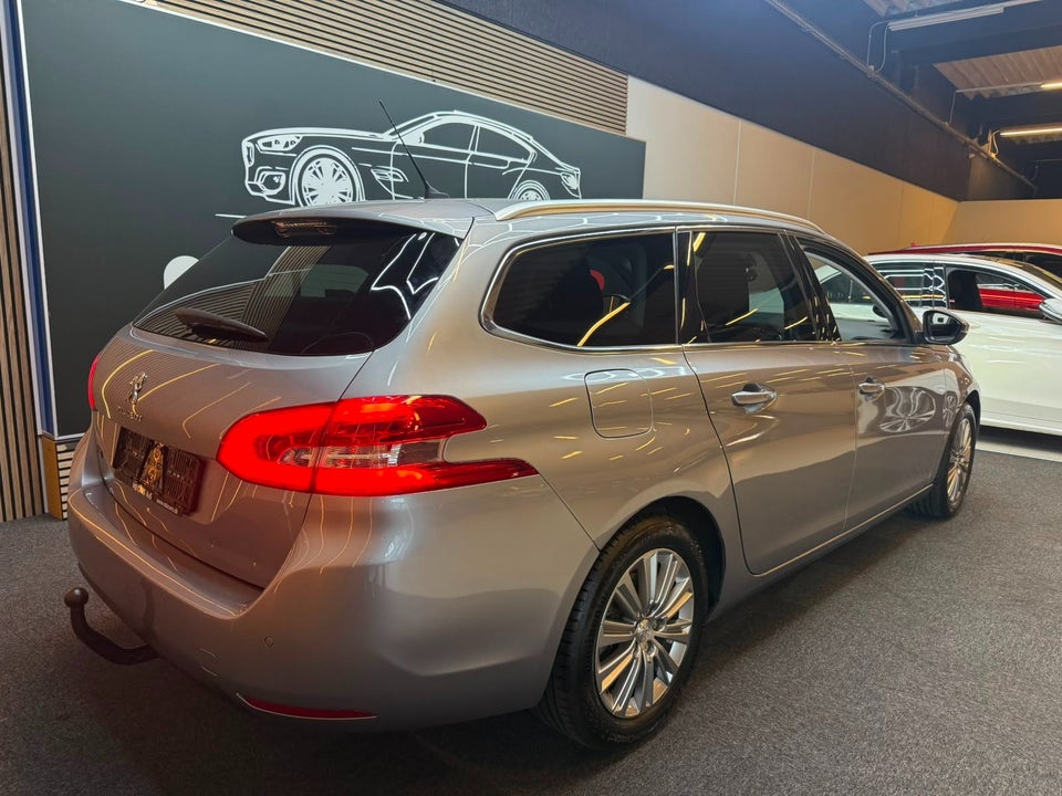 Peugeot 308 1,2 PureTech 130 Selection Sky SW 5d