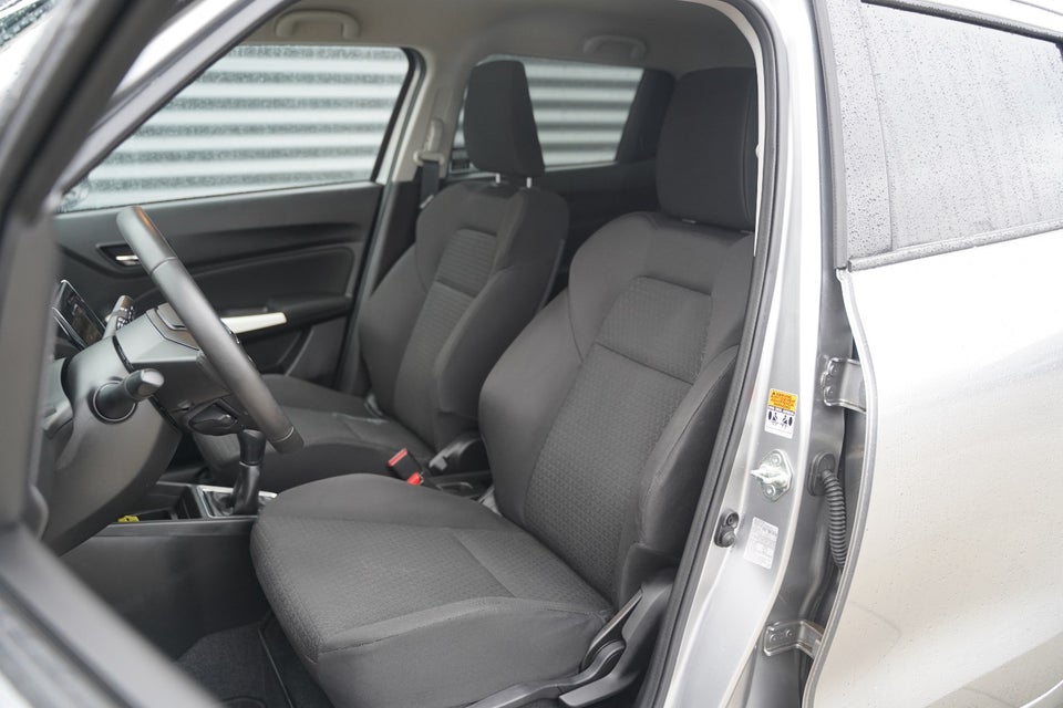 Suzuki Swift 1,0 Boosterjet mHybrid Exclusive Hit 5d