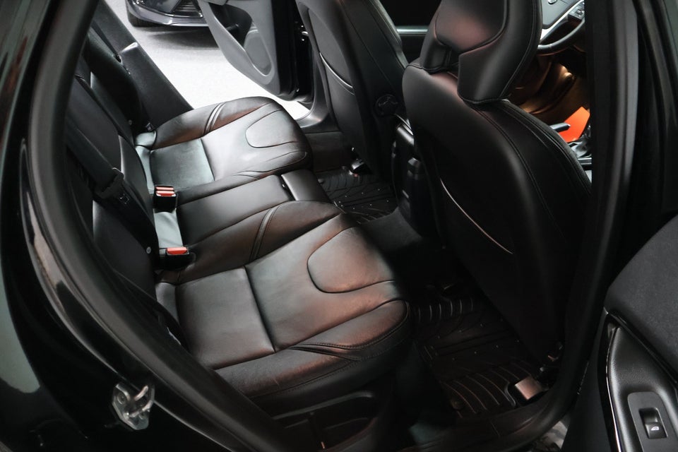 Volvo V40 2,0 D3 150 Momentum aut. 5d