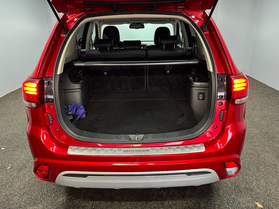 Mitsubishi Outlander 2,4 PHEV Invite+ CVT 4WD 5d