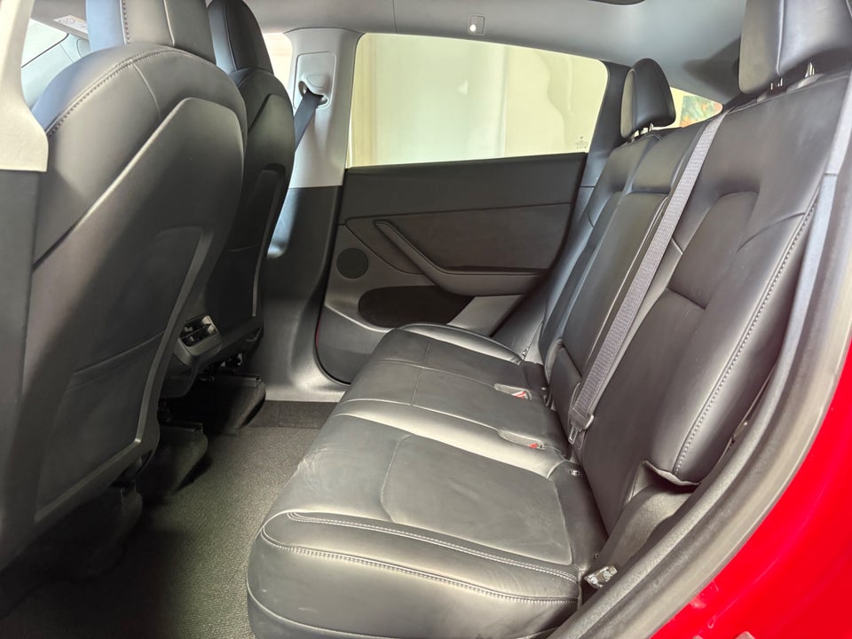 Tesla Model Y Long Range AWD 5d