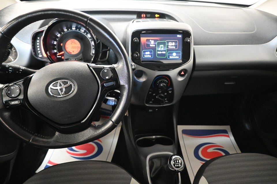 Toyota Aygo 1,0 VVT-i x-play 5d