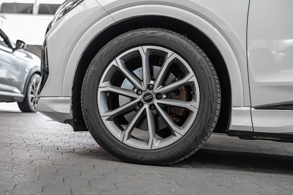 Audi Q4 e-tron 45 S-line quattro 5d