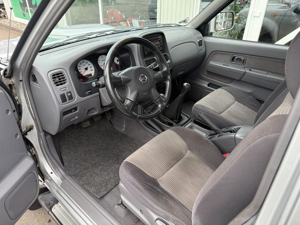 Nissan NP300 2,5 dCi 133 King Cab Comfort+ 4x4 2d