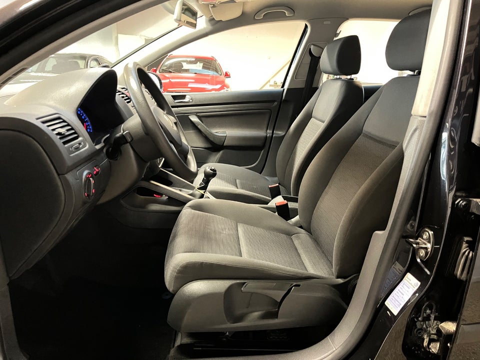 VW Golf V 1,6 FSi Trendline 5d