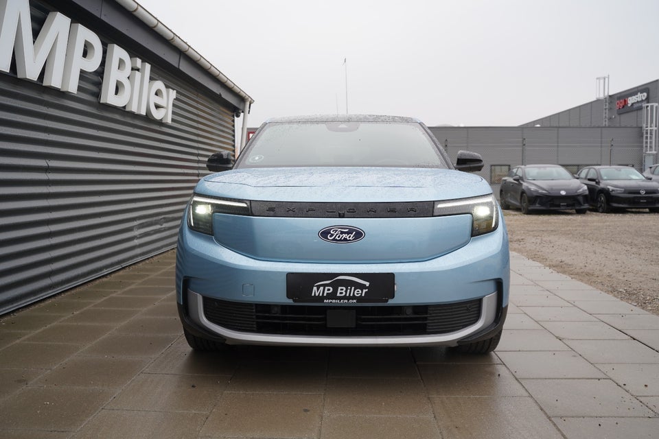 Ford Explorer 79 Premium Extended Range AWD 5d