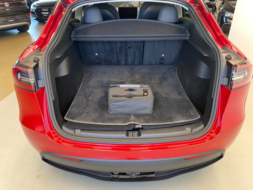 Tesla Model Y Long Range AWD 5d