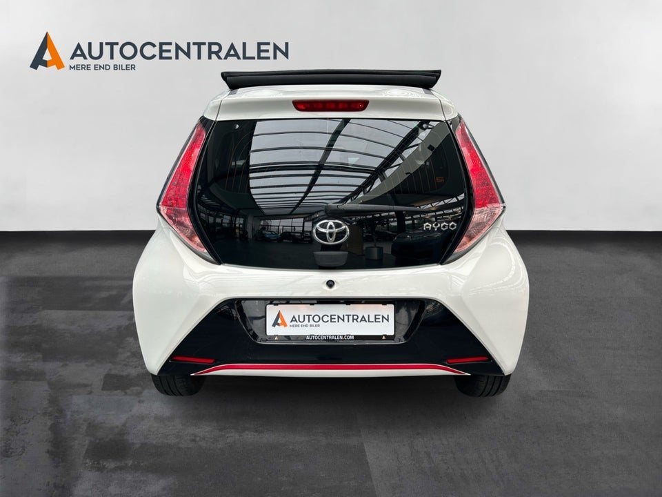 Toyota Aygo 1,0 VVT-i x-wave Sky 5d