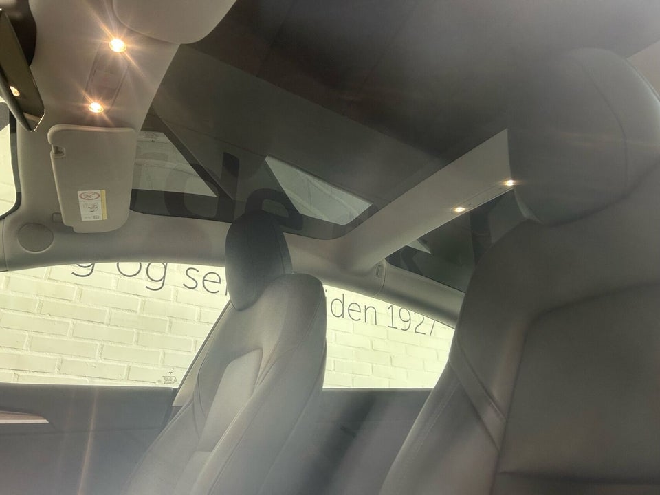 Tesla Model 3 Long Range AWD 4d