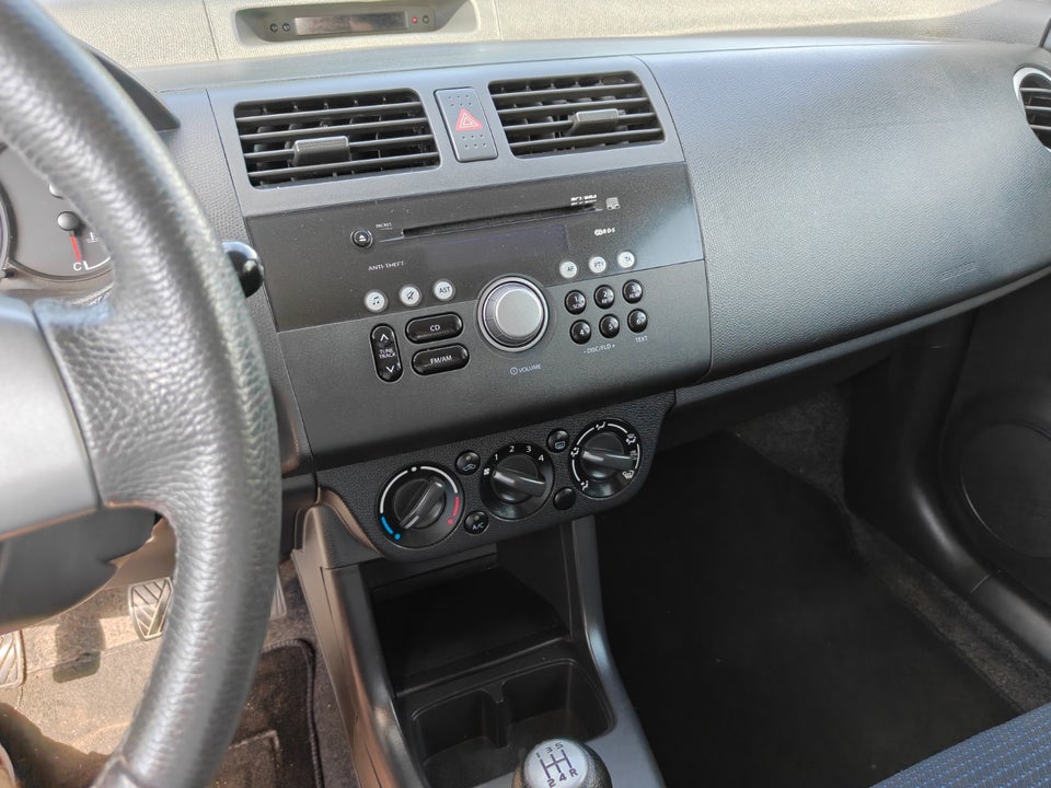 Suzuki Swift 1,5 GLX 5d