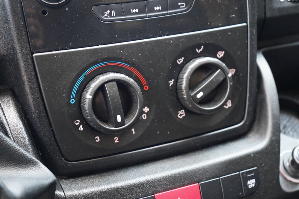 Peugeot Boxer 330 2,0 BlueHDi 130 L2H1 Premium