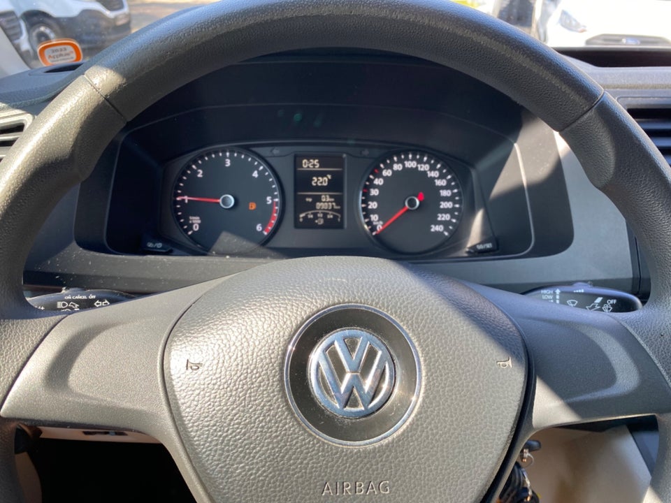 VW Transporter 2,0 TDi 102 Kassevogn lang