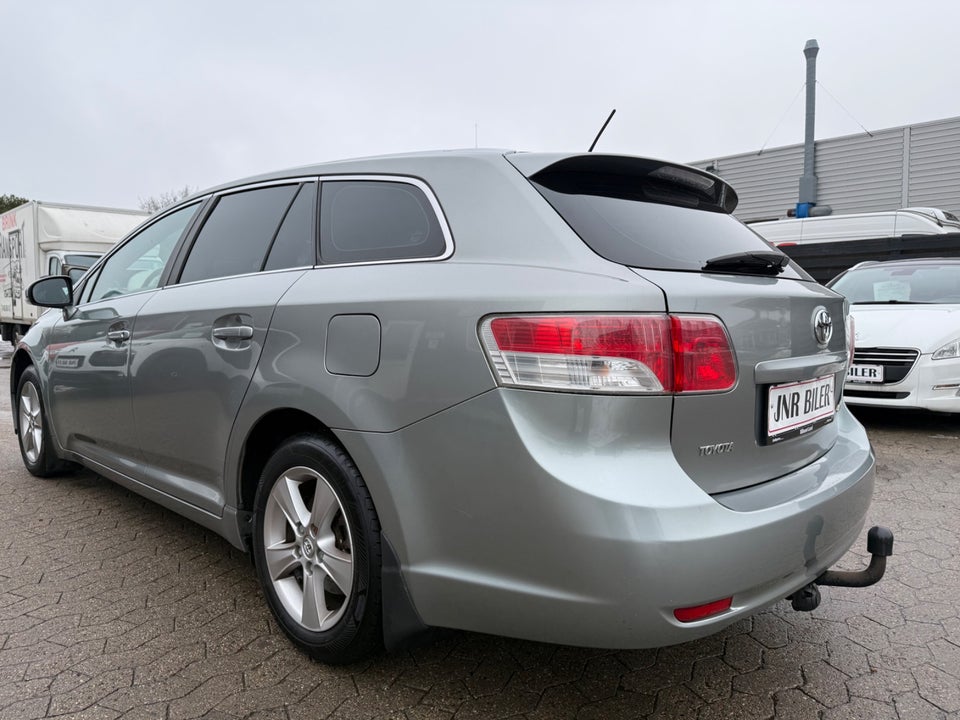 Toyota Avensis 1,6 VVT-i T2 stc. 5d