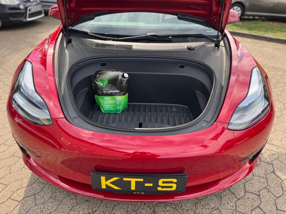 Tesla Model 3 Standard Range+ RWD 4d