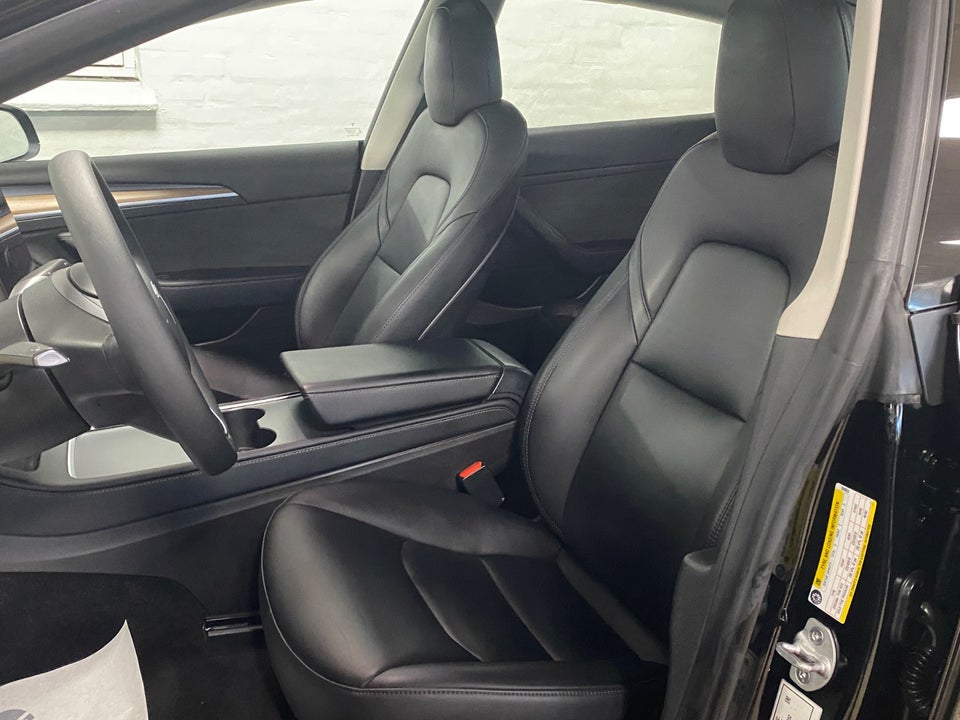 Tesla Model 3 RWD 4d