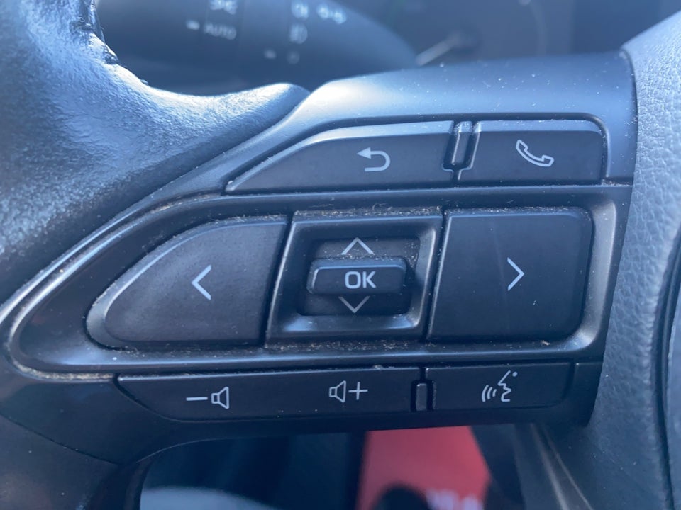 Toyota Yaris 1,5 Hybrid Essential e-CVT 5d
