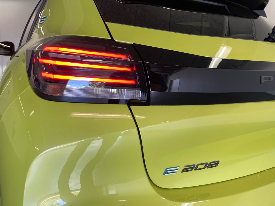 Peugeot e-208 50 Allure 5d