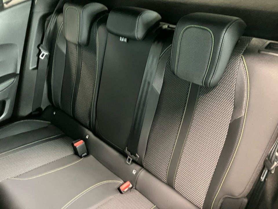 Peugeot e-2008 54 GT 5d