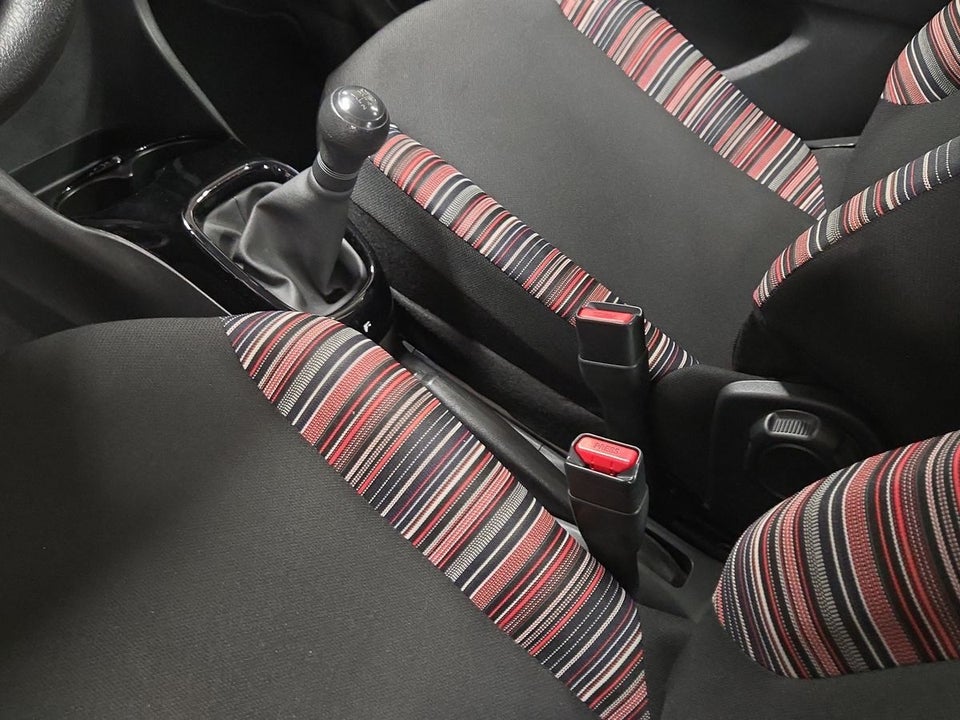 Citroën C1 1,0 VTi Attaque 5d